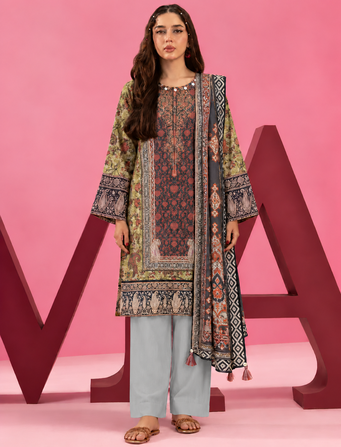 Khaddar Green Printed 3-Piece Stitched Suit