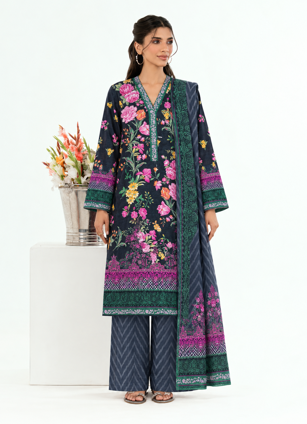 Khaddar Navy Blue Printed 3-Piece Stitched Suit