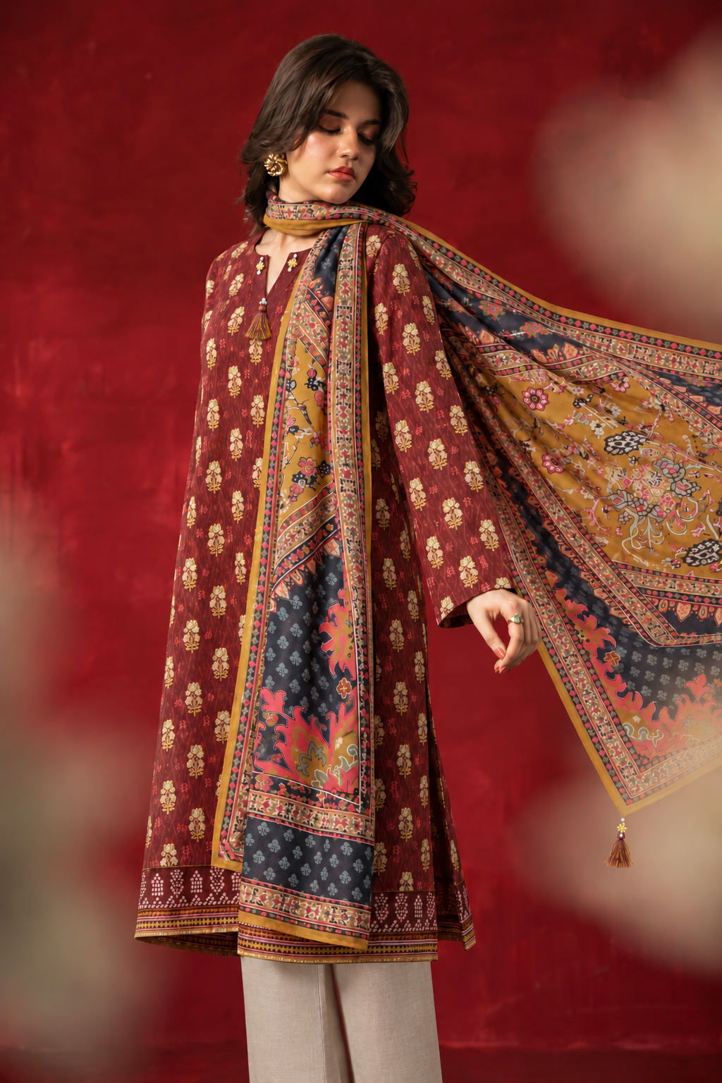 Khaddar Mahroon Printed 3-Piece Stitched Suit