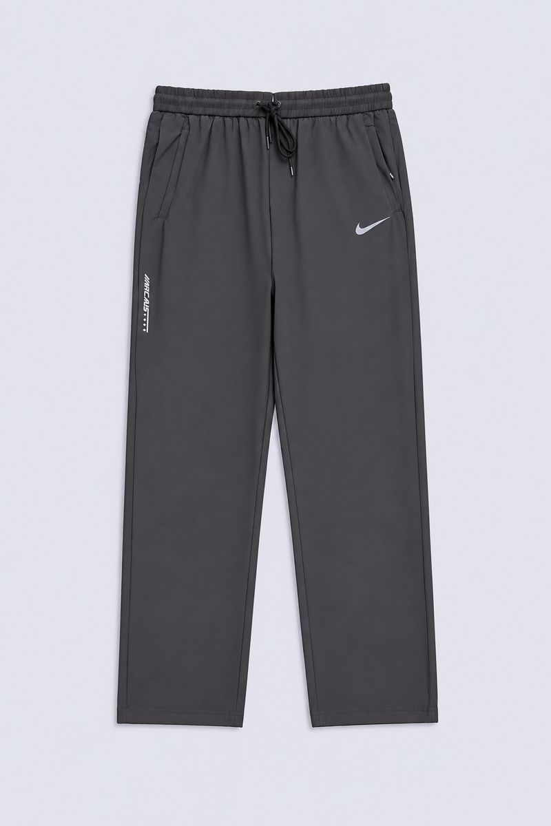 STRAIGHT FIT PERFORMANCE TROUSER