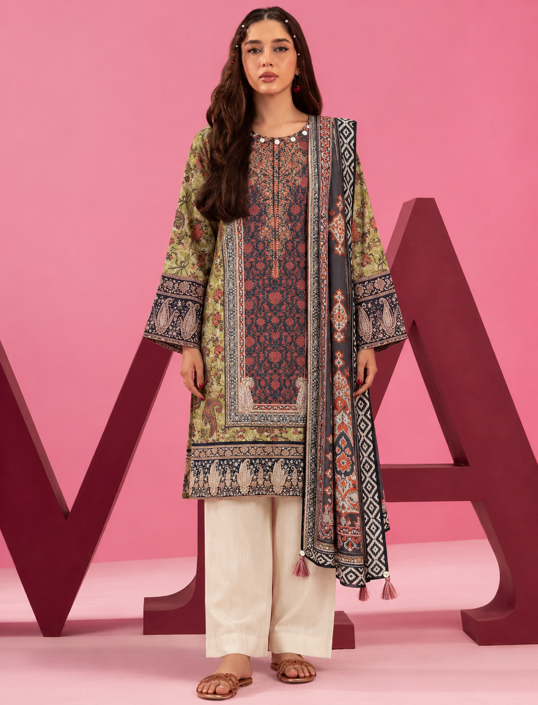 Khaddar Olive Green Printed 3-Piece Stitched Suit