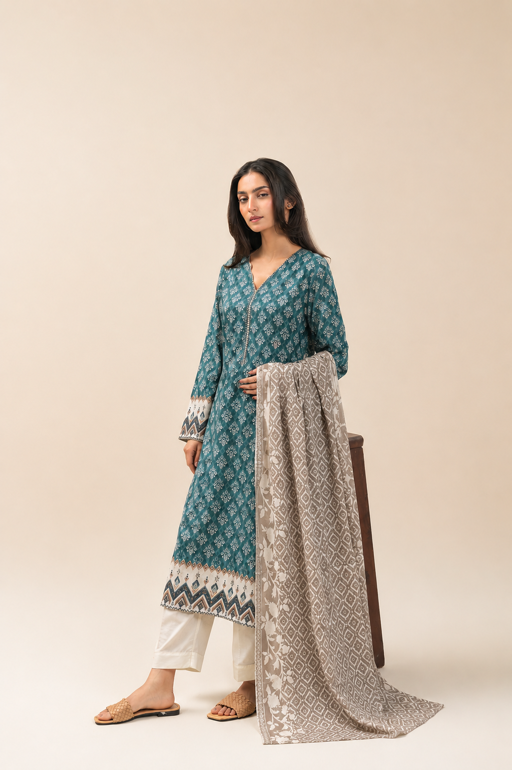 Basic Printed Lawn 3-Pieces Stitched