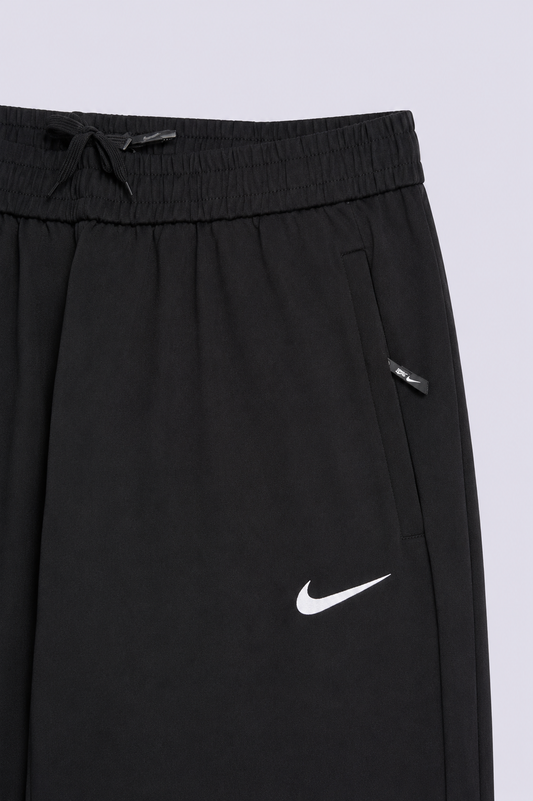RELAXED FIT PERFORMANCE TROUSER