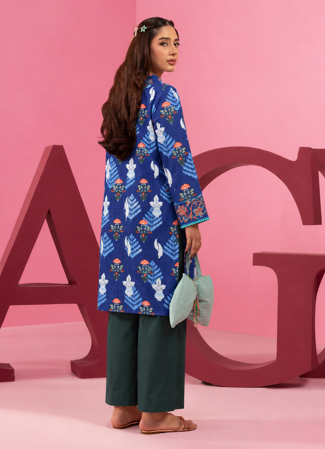Khaddar Green Printed 3-Piece Stitched Suit