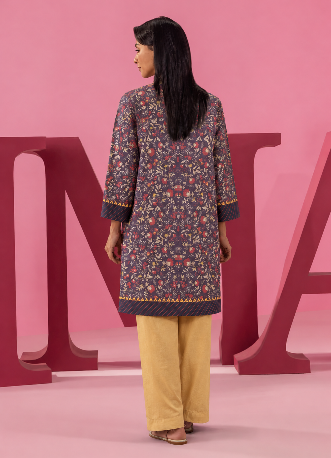 Khaddar White Printed 3-Piece Stitched Suit