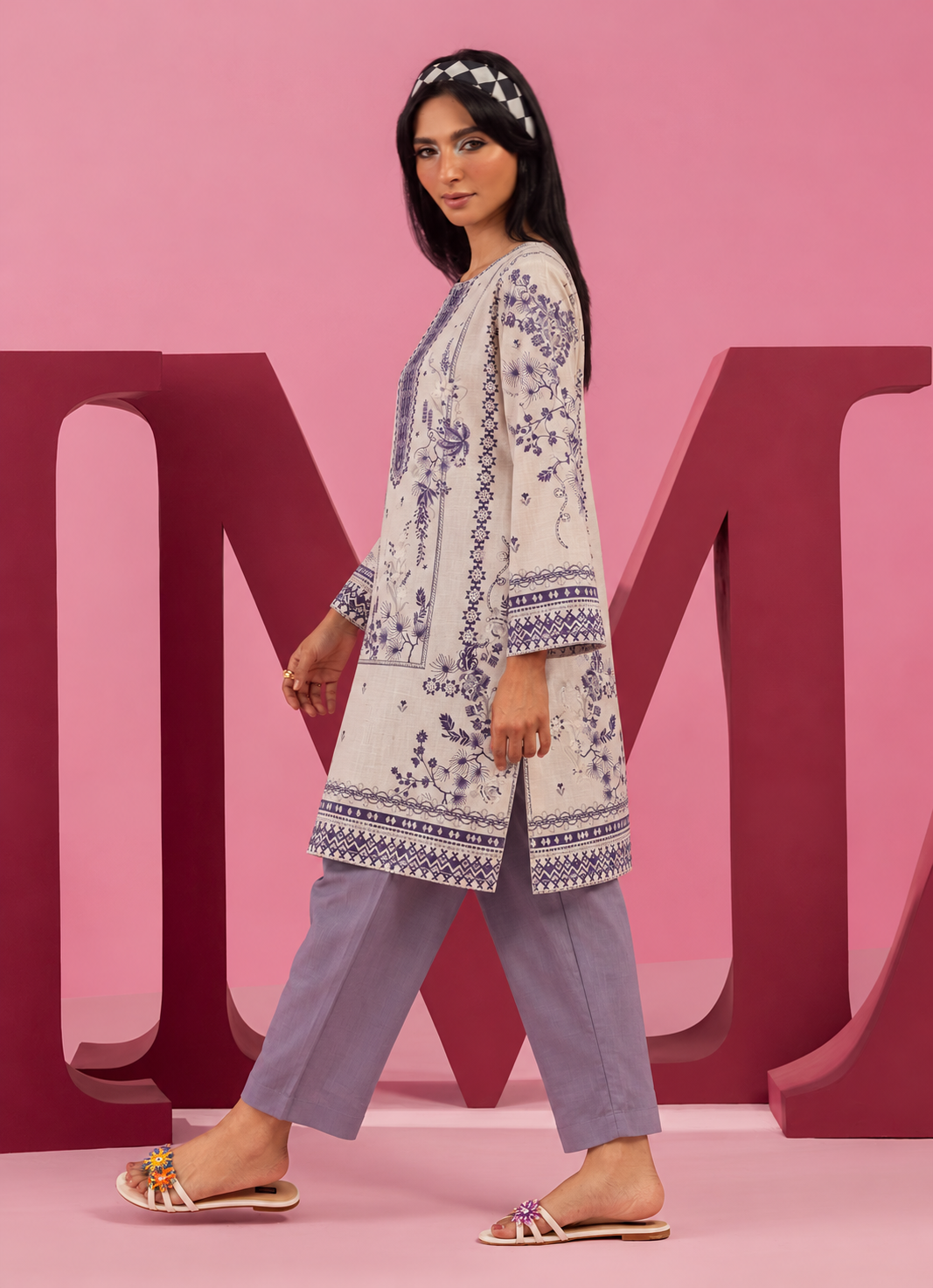 Khaddar White Printed 3-Piece Stitched Suit