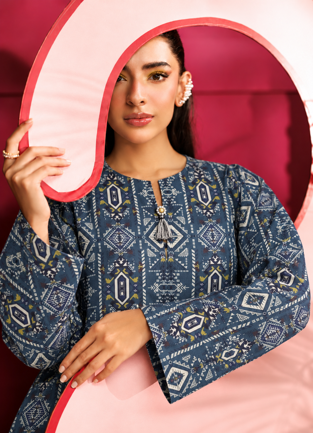 Khaddar Bottle Green Printed 3-Piece Stitched Suit