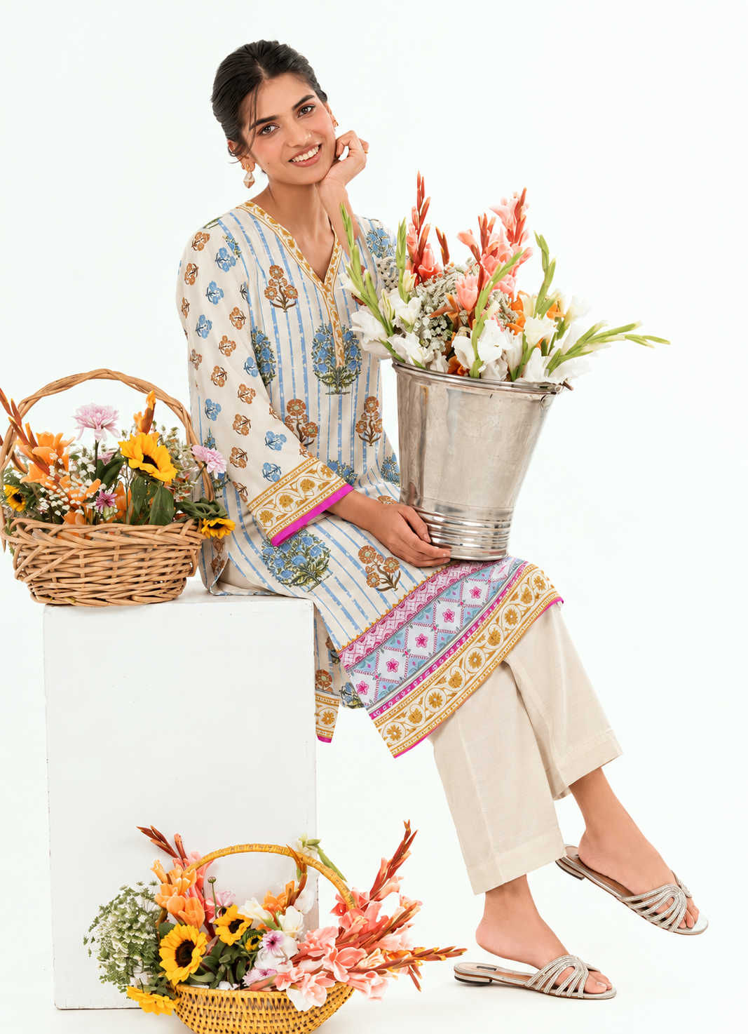 Khaddar Off-White Printed 3-Piece Stitched Suit